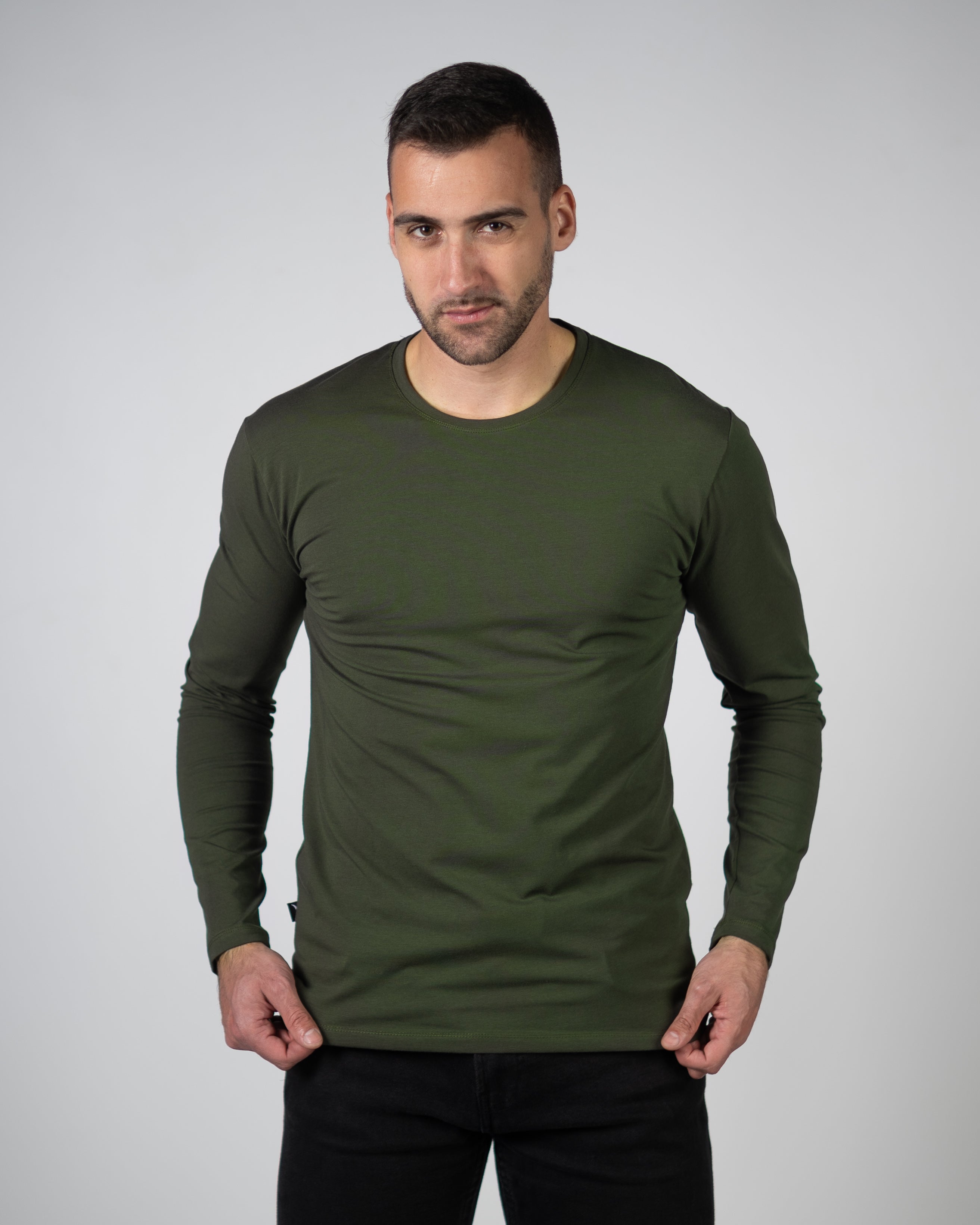 𝗧𝗵𝗲 𝗼𝗻𝗹𝘆 𝗼𝗻𝗲 𝗟𝗼𝗻𝗴 | Basic majica - Olive