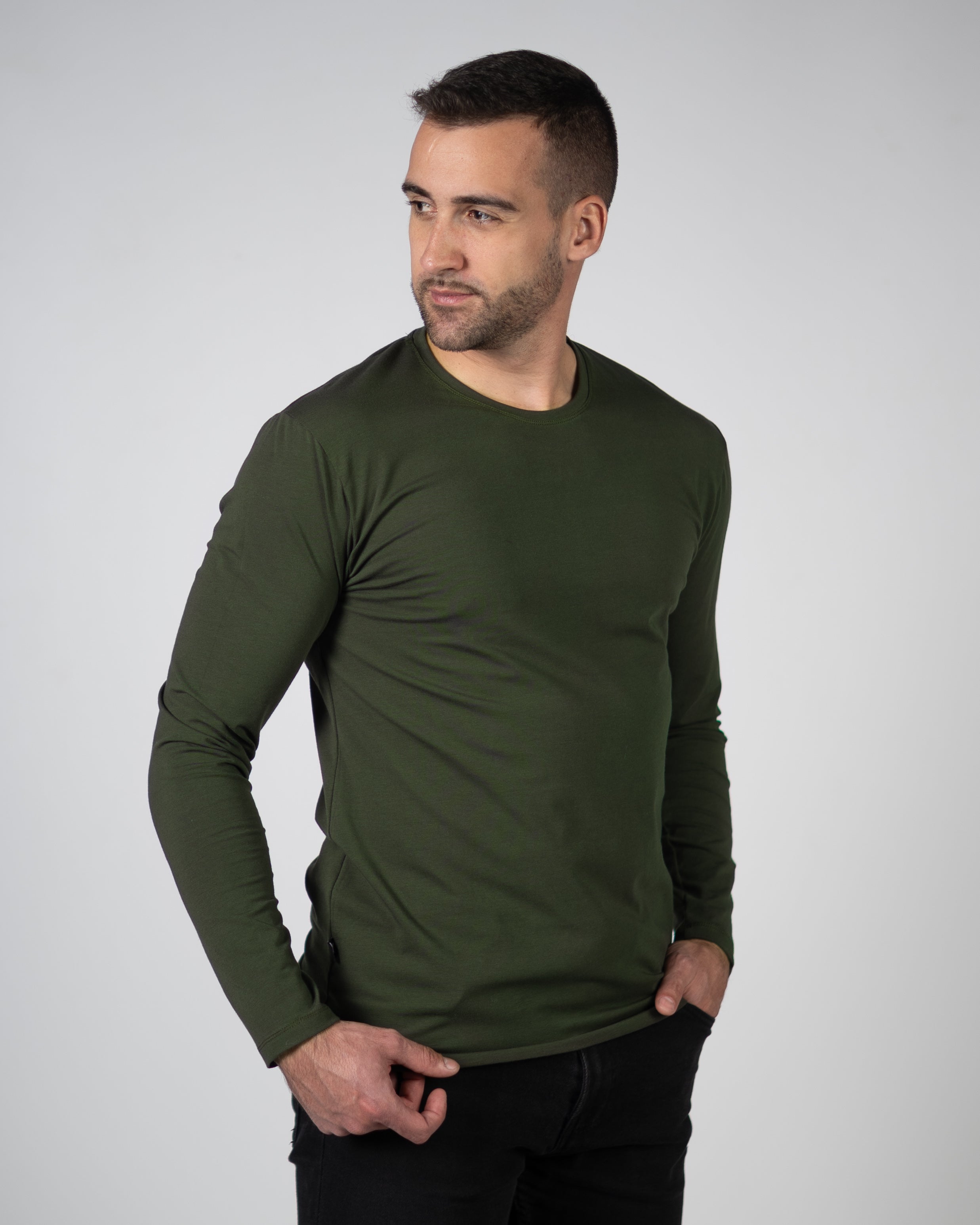 𝗧𝗵𝗲 𝗼𝗻𝗹𝘆 𝗼𝗻𝗲 𝗟𝗼𝗻𝗴 | Basic majica - Olive