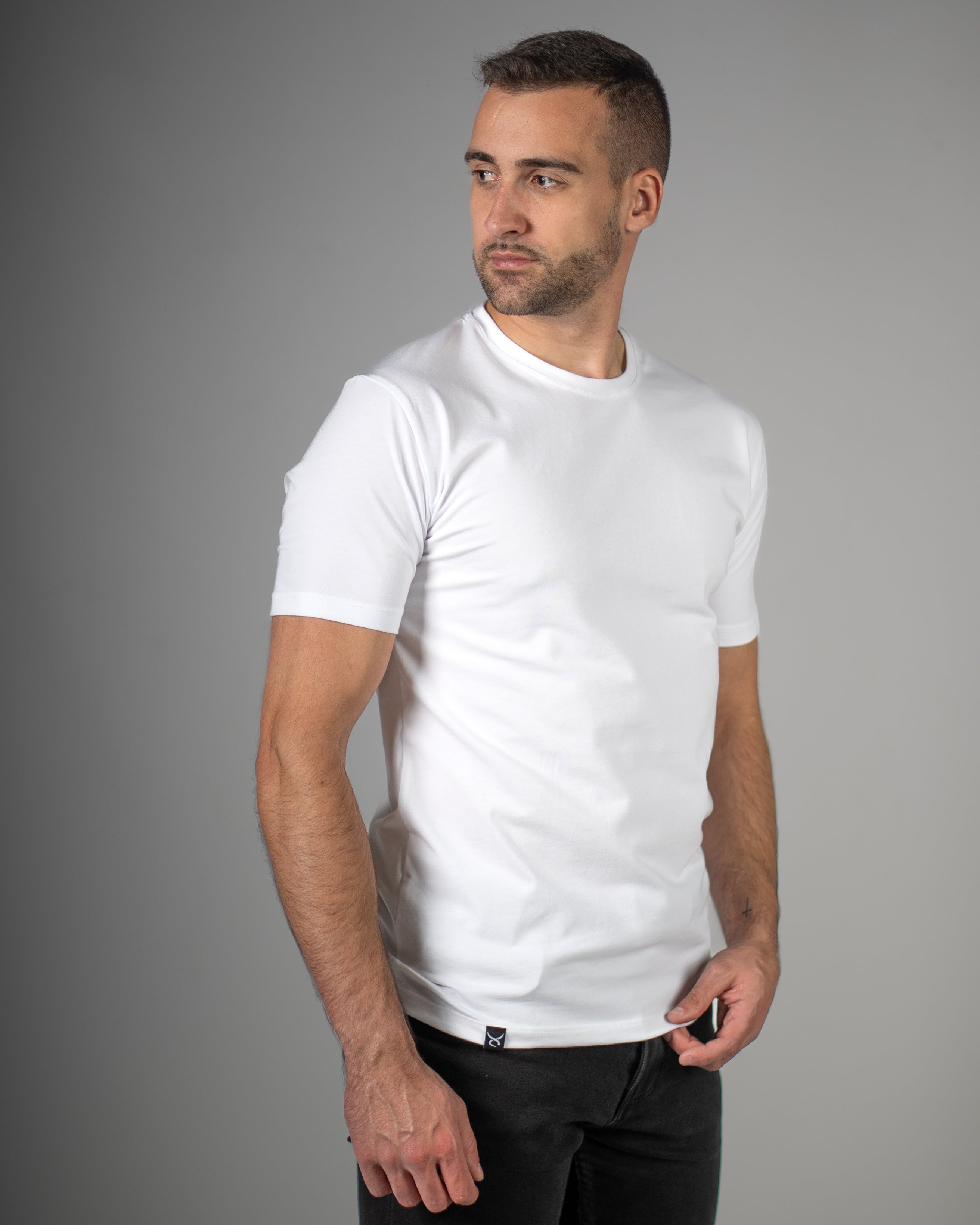 𝗧𝗵𝗲 𝗼𝗻𝗹𝘆 𝗼𝗻𝗲 | Basic majica - White