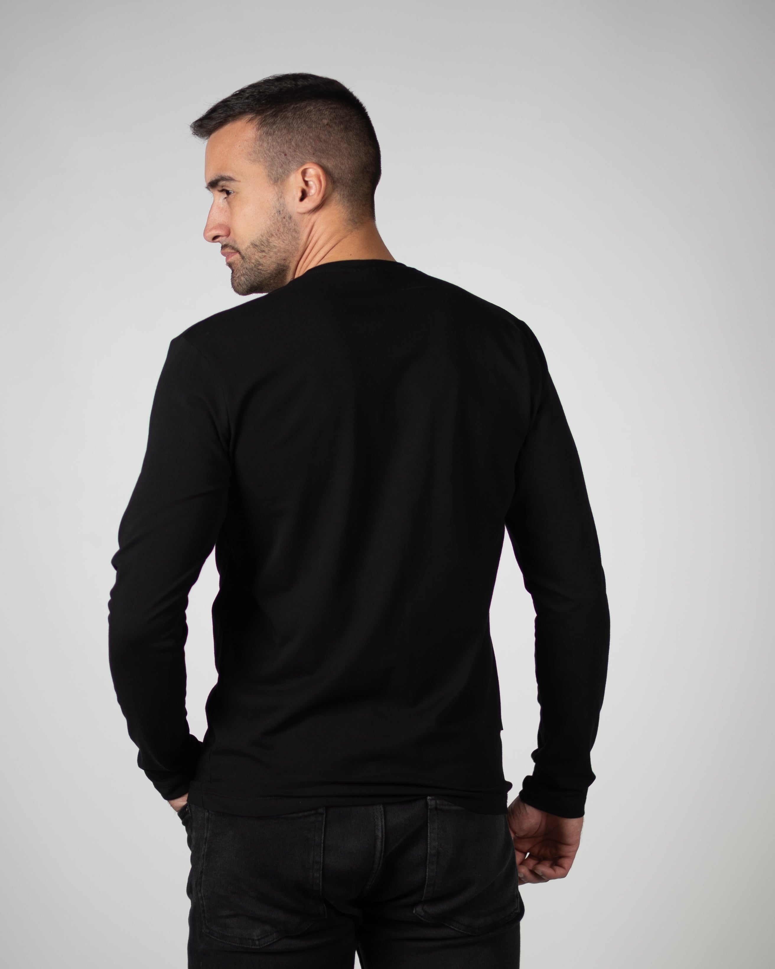 𝗧𝗵𝗲 𝗼𝗻𝗹𝘆 𝗼𝗻𝗲 𝗟𝗼𝗻𝗴 | Basic majica - Black